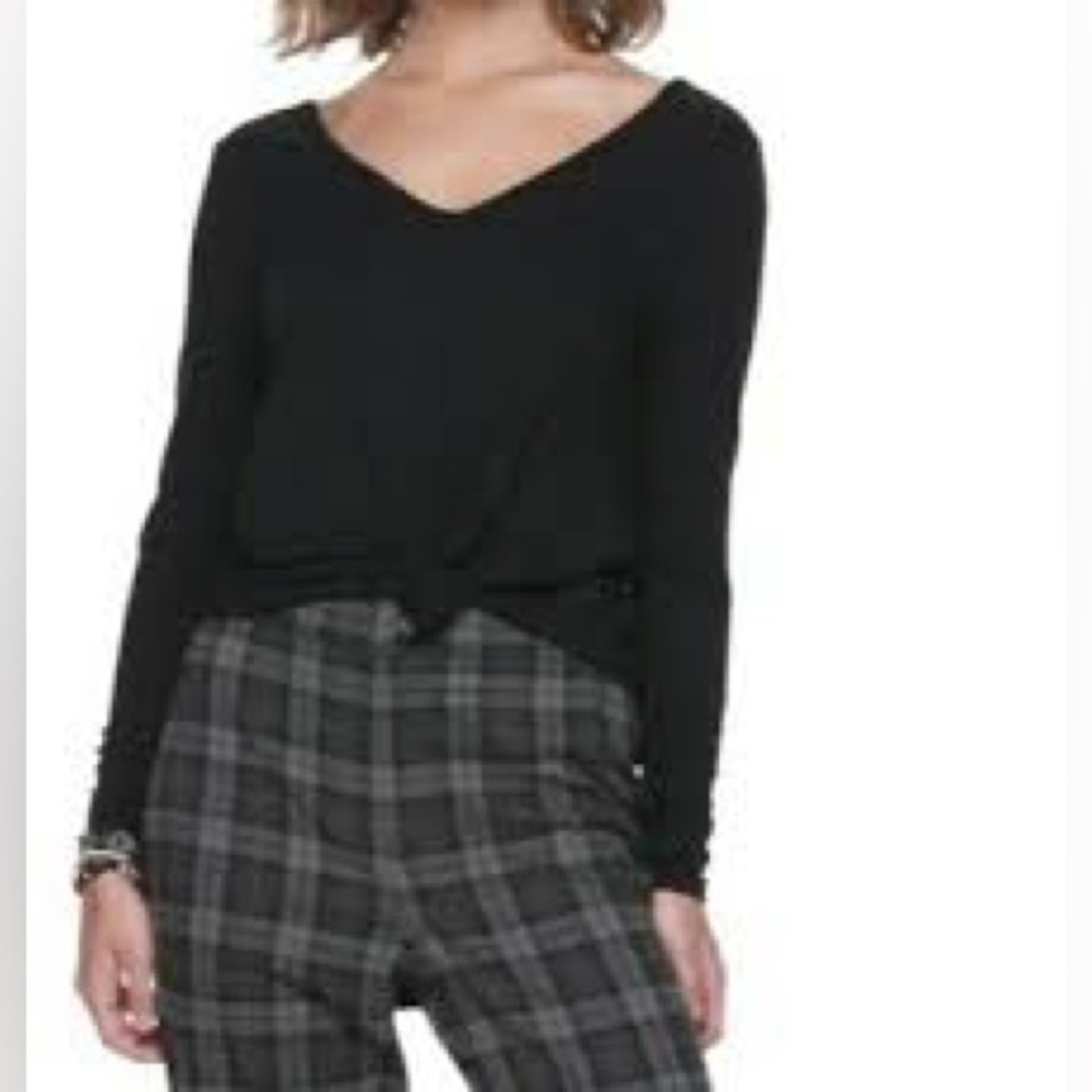 Love, Fire Junior's Black Ribbed Double V Neck Long Sleeve Tie Front Top S.